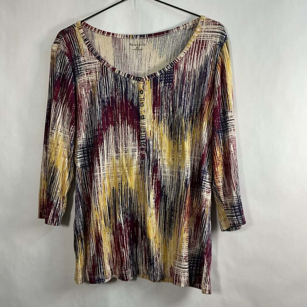 Relativity Womens Top M Henley Shirt 3/4 Sleeve Geometric Cotton Casual